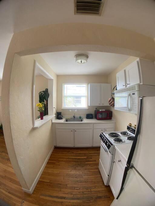 Private One-Bedroom 6 -Directly Across From Beach St. Pete Beach Exteriör bild
