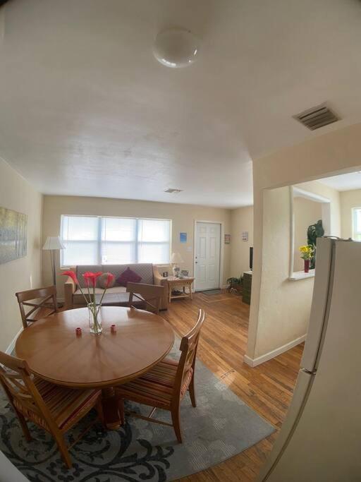 Private One-Bedroom 6 -Directly Across From Beach St. Pete Beach Exteriör bild